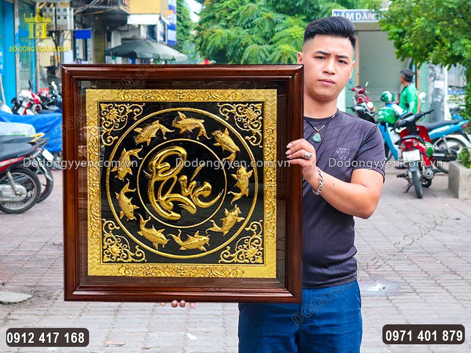 Kh&ocirc;ng gian ph&ograve;ng kh&aacute;ch, ph&ograve;ng l&agrave;m việc hay ph&ograve;ng thờ l&agrave; những kh&ocirc;ng gian th&iacute;ch hợp để treo tranh